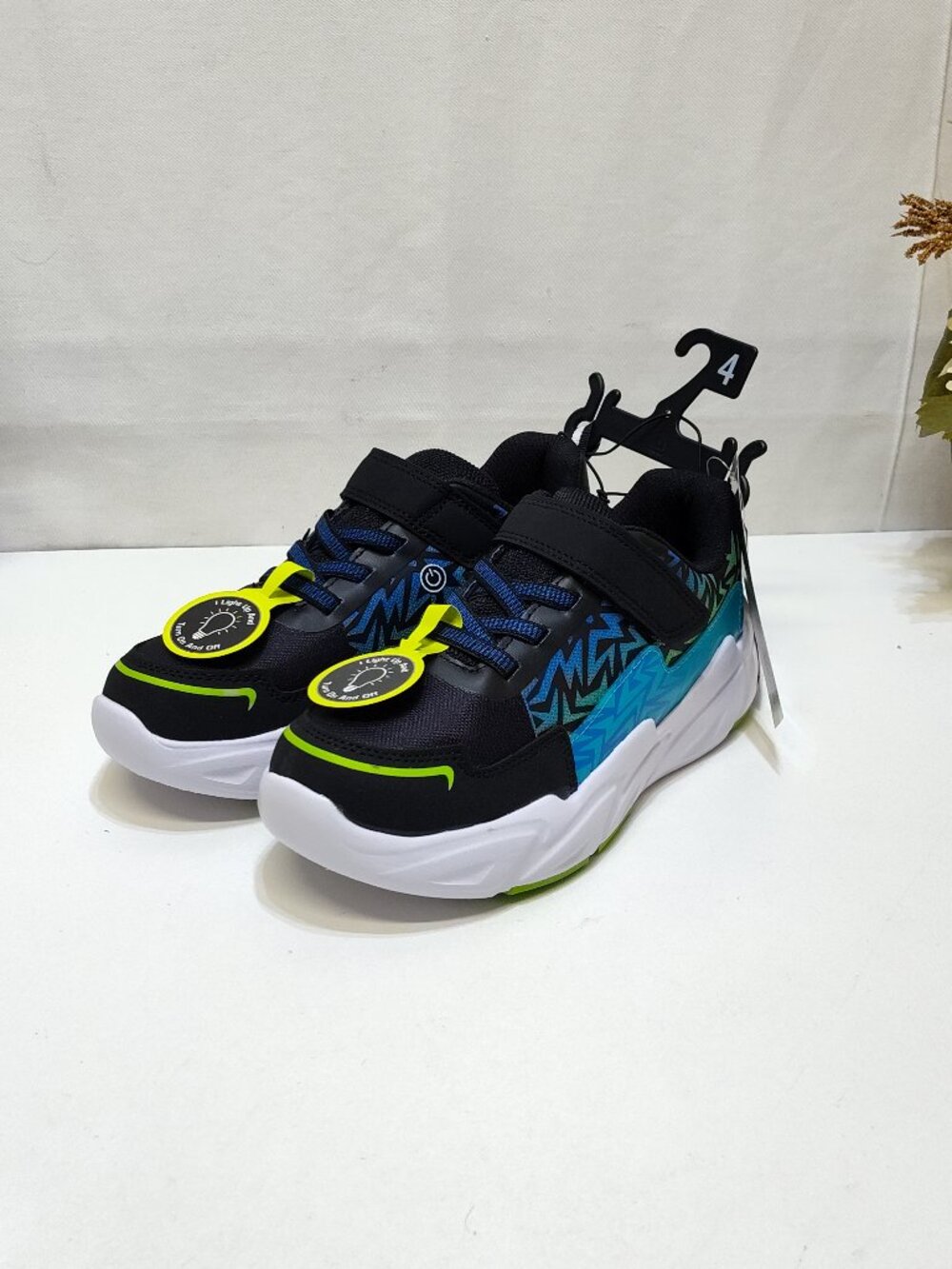 Athletic Works Light-Up Sneaker On/Off Switch Boy 4 Bungee Laces Hook Loop Strap